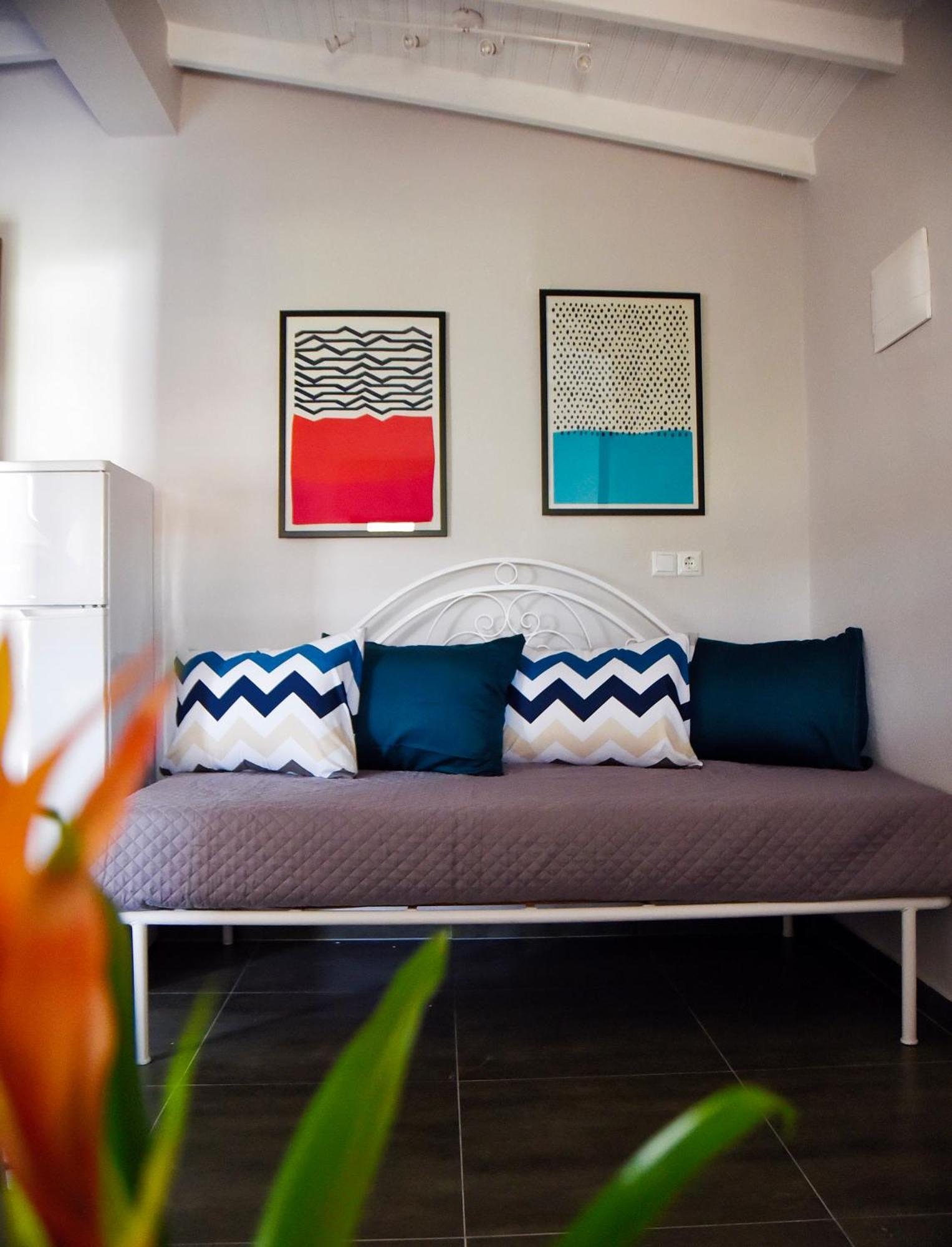 Room Nine 9 Beachfront Apartments Nea Kallikrateia Екстер'єр фото