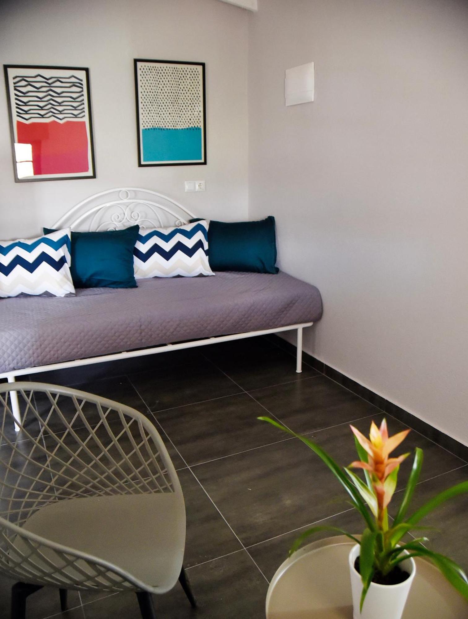 Room Nine 9 Beachfront Apartments Nea Kallikrateia Екстер'єр фото