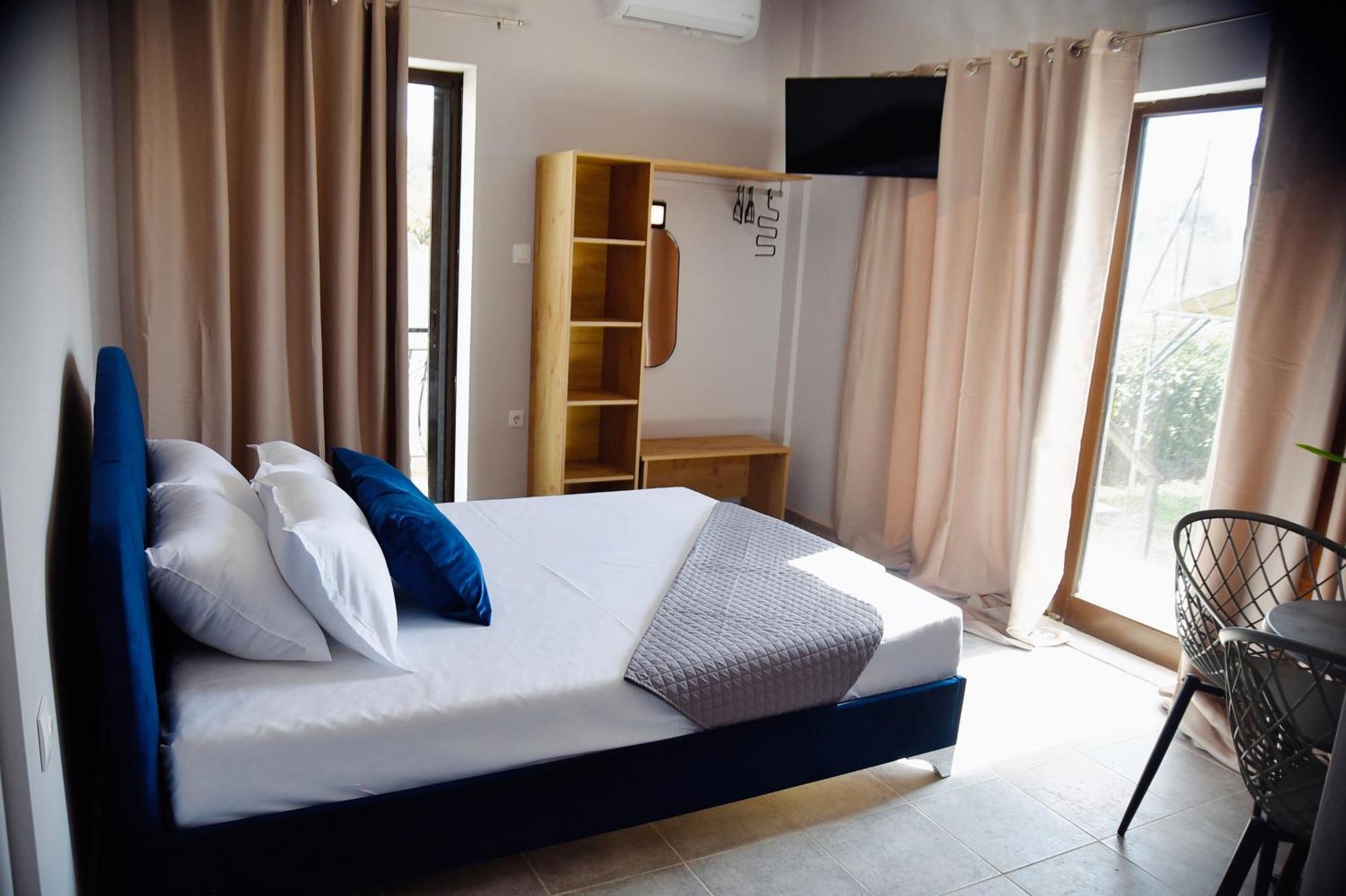 Room Nine 9 Beachfront Apartments Nea Kallikrateia Екстер'єр фото