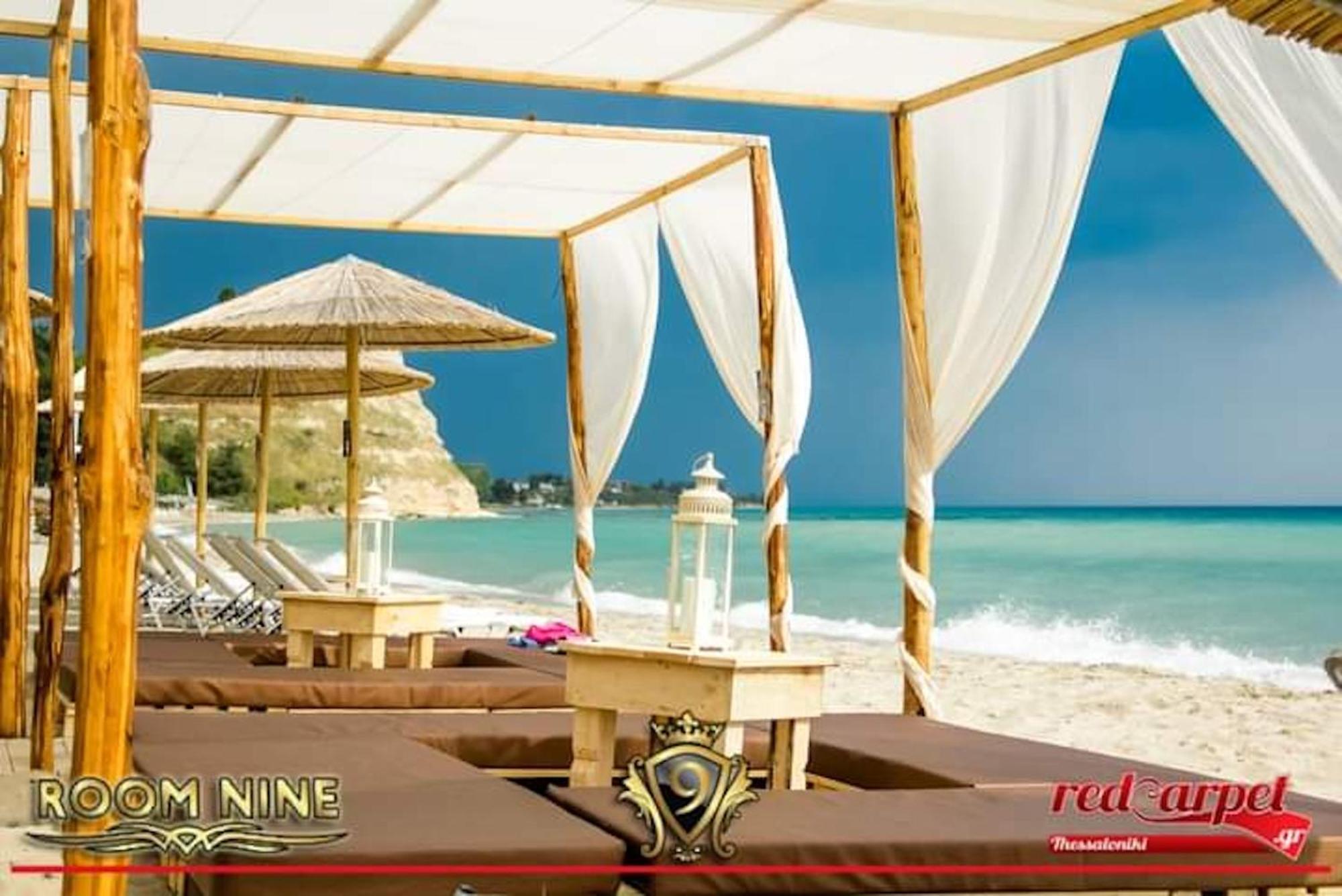 Room Nine 9 Beachfront Apartments Nea Kallikrateia Екстер'єр фото