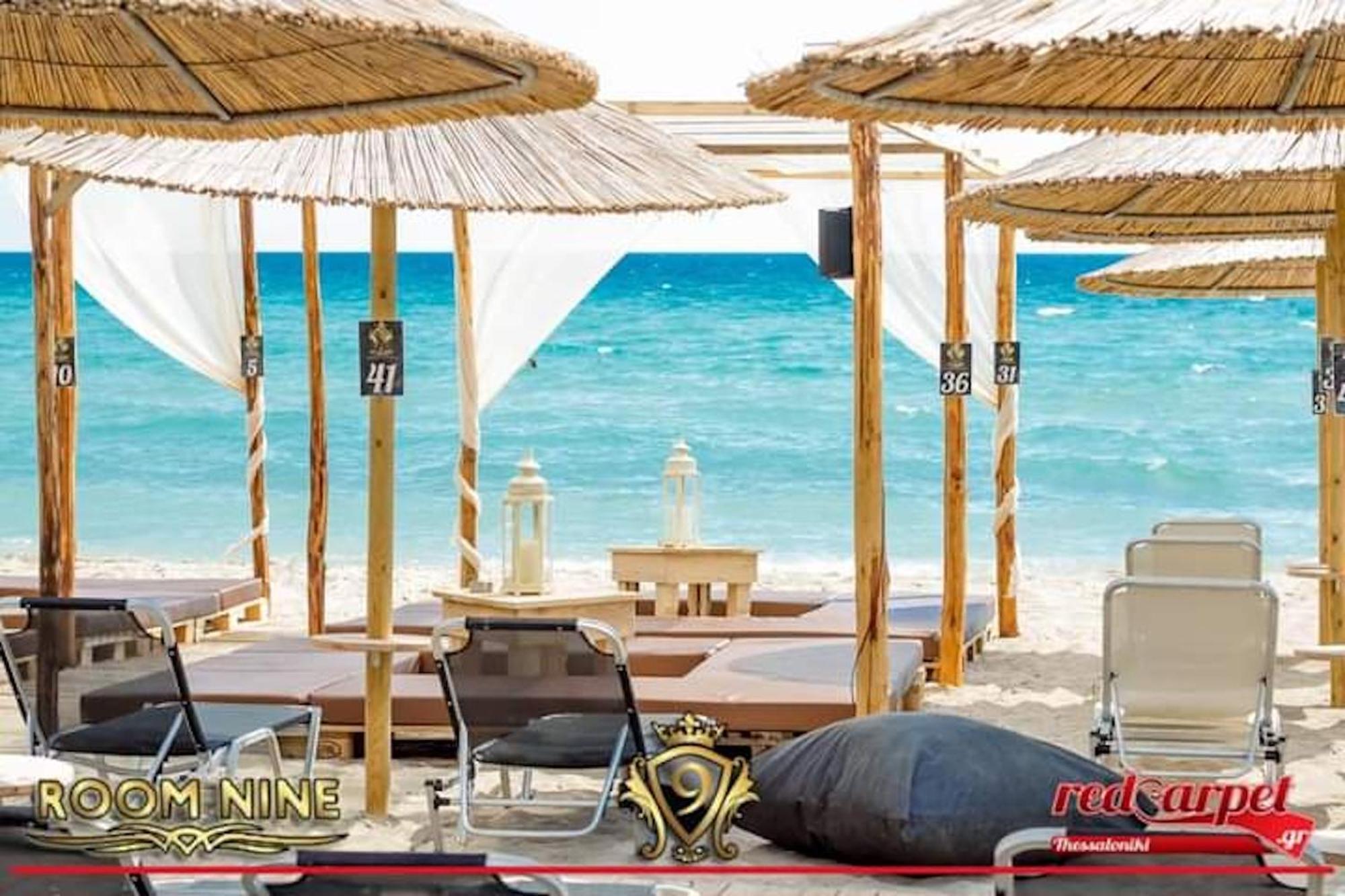 Room Nine 9 Beachfront Apartments Nea Kallikrateia Екстер'єр фото